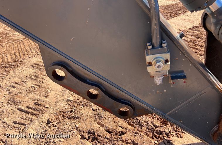 image for item DS3047 2012 Volvo  EC220DL excavator