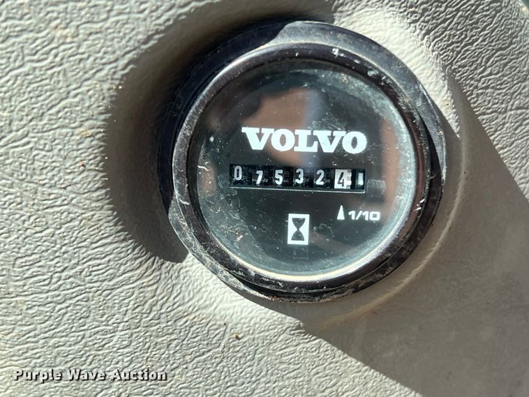 image for item DS3047 2012 Volvo  EC220DL excavator