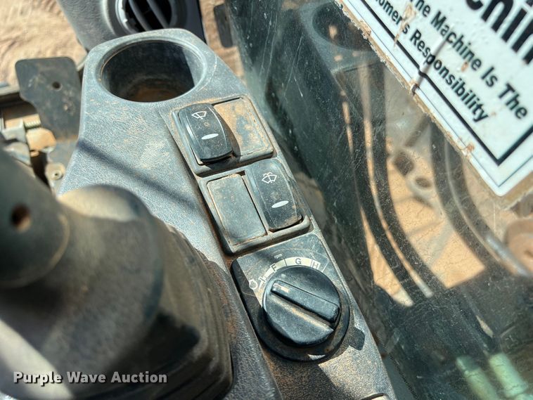 image for item DS3047 2012 Volvo  EC220DL excavator