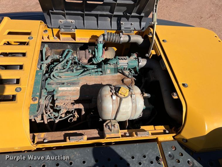 image for item DS3047 2012 Volvo  EC220DL excavator