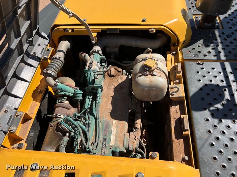 image for item DS3047 2012 Volvo  EC220DL excavator