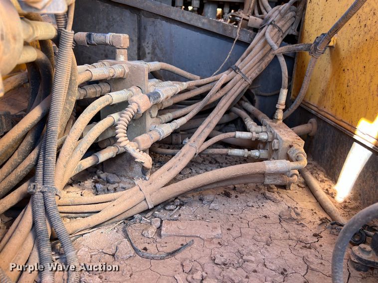 image for item DS3047 2012 Volvo  EC220DL excavator