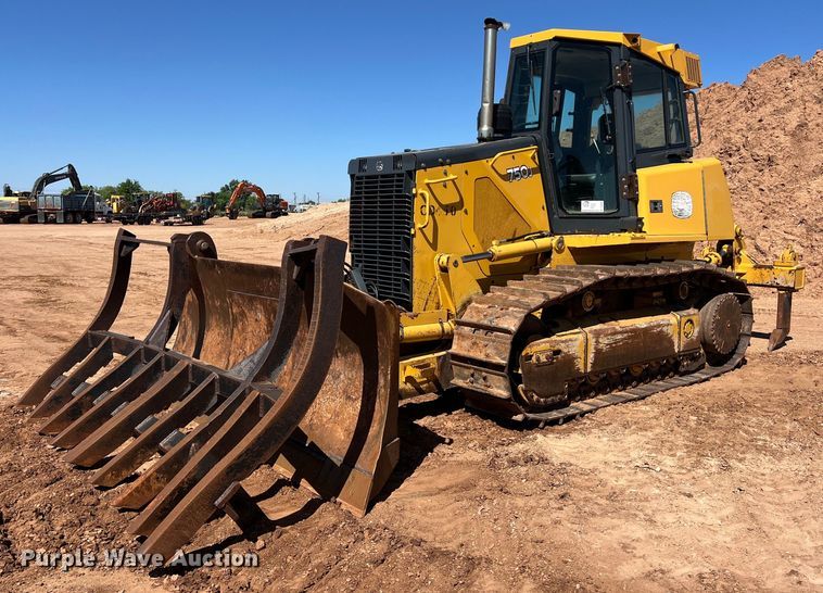 image for item DS3048 2006 John Deere  750J dozer