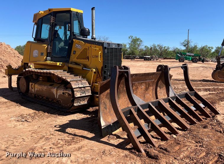 image for item DS3048 2006 John Deere  750J dozer