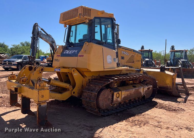 image for item DS3048 2006 John Deere  750J dozer
