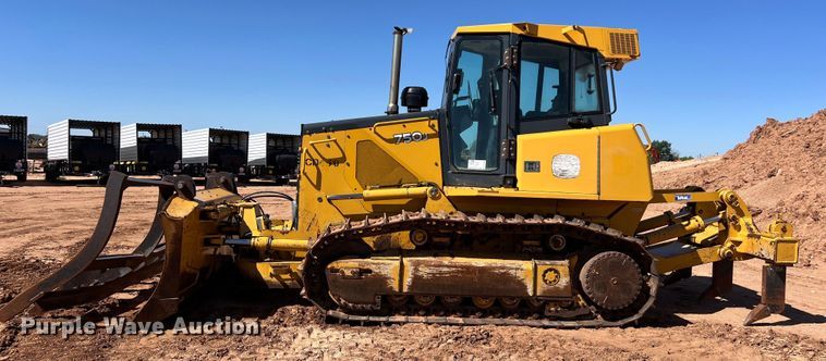 image for item DS3048 2006 John Deere  750J dozer