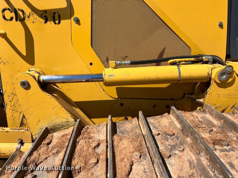 image for item DS3048 2006 John Deere  750J dozer