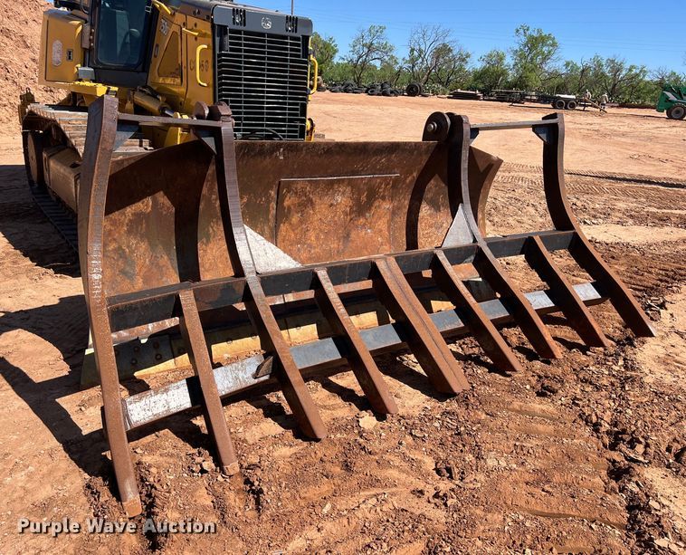 image for item DS3048 2006 John Deere  750J dozer