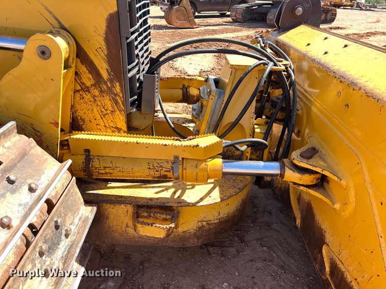 image for item DS3048 2006 John Deere  750J dozer