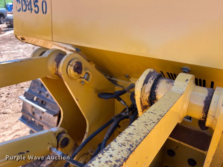 image for item DS3048 2006 John Deere  750J dozer