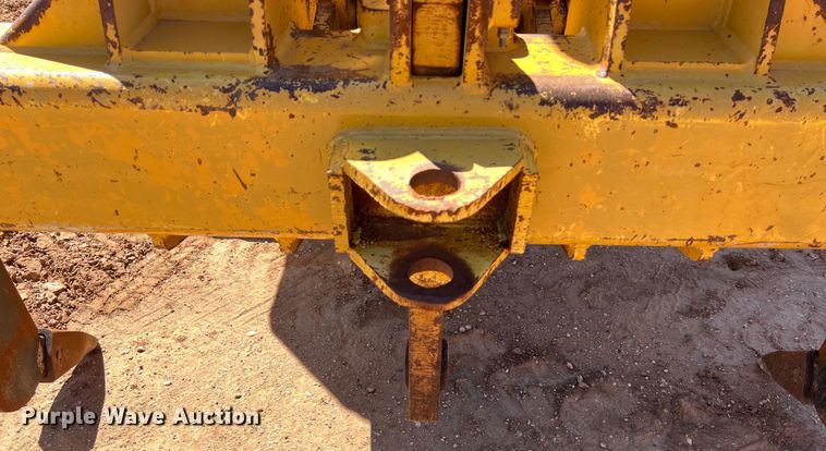 image for item DS3048 2006 John Deere  750J dozer