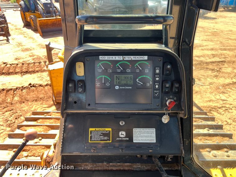 image for item DS3048 2006 John Deere  750J dozer