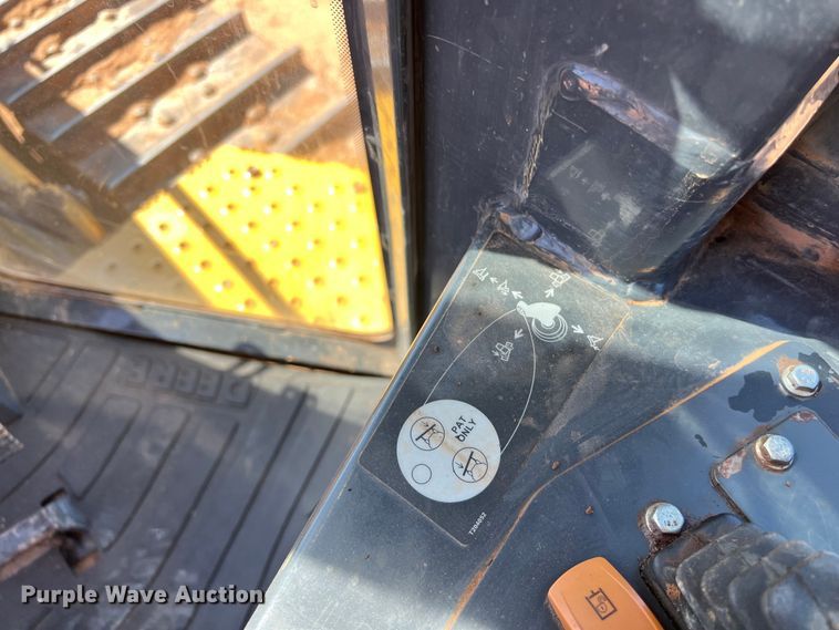 image for item DS3048 2006 John Deere  750J dozer