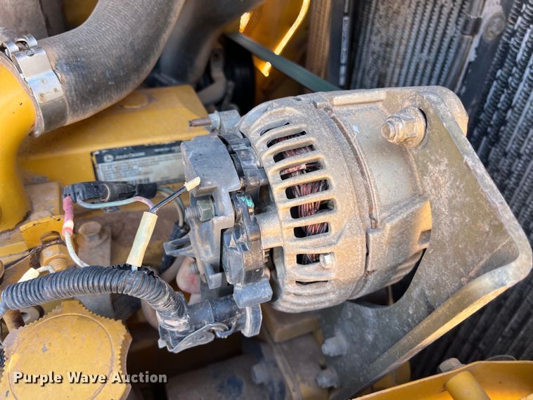 image for item DS3048 2006 John Deere  750J dozer