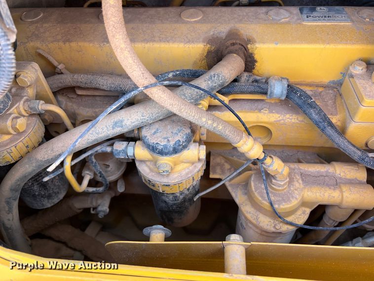 image for item DS3048 2006 John Deere  750J dozer