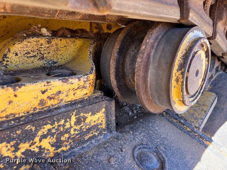 image for item DS3048 2006 John Deere  750J dozer