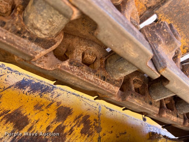 image for item DS3048 2006 John Deere  750J dozer