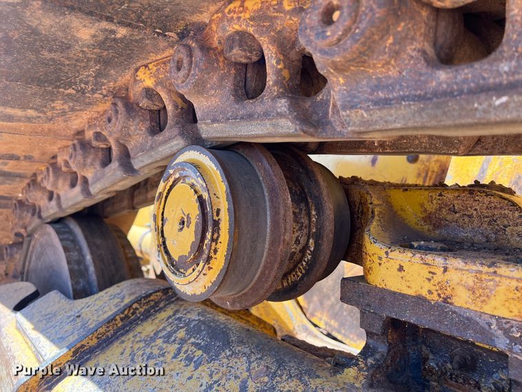 image for item DS3048 2006 John Deere  750J dozer