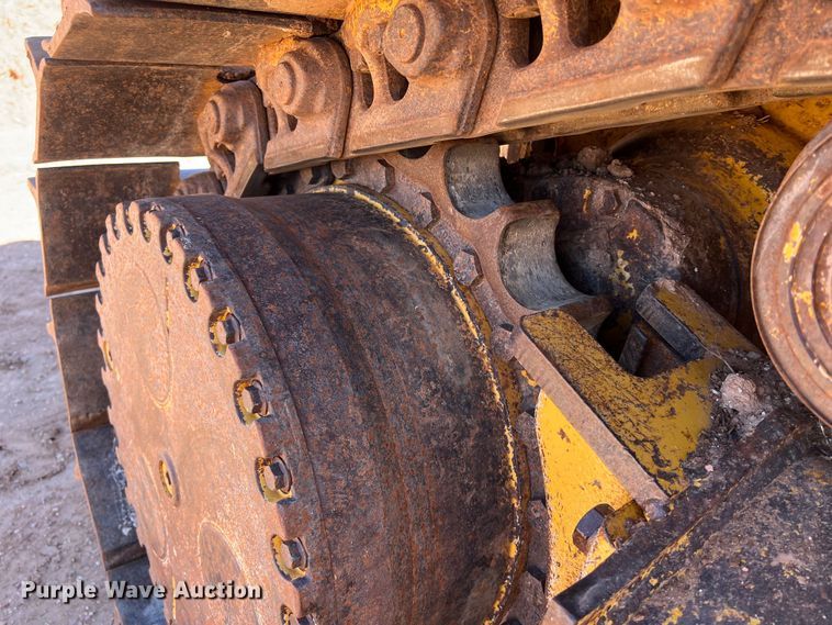 image for item DS3048 2006 John Deere  750J dozer