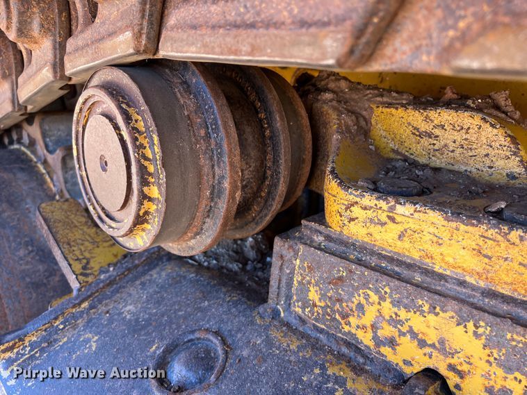 image for item DS3048 2006 John Deere  750J dozer