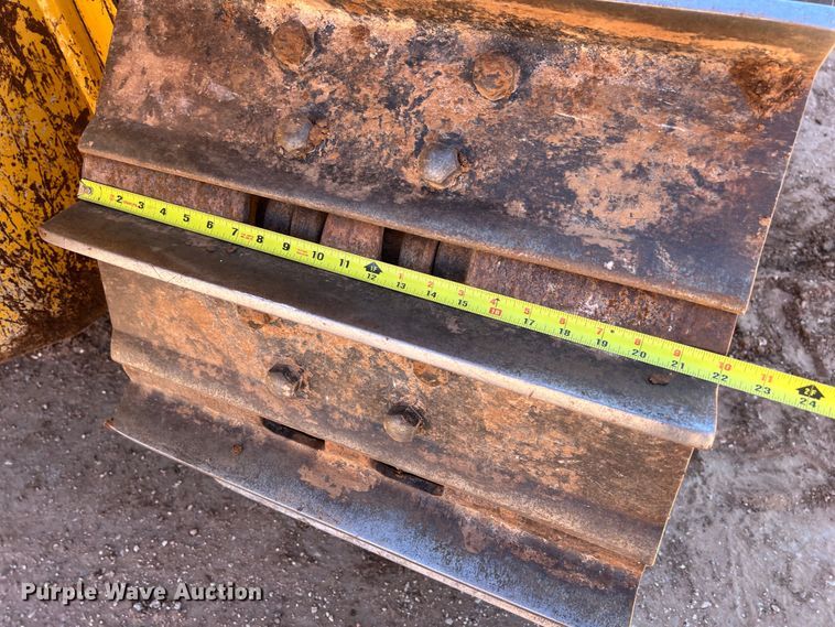 image for item DS3048 2006 John Deere  750J dozer