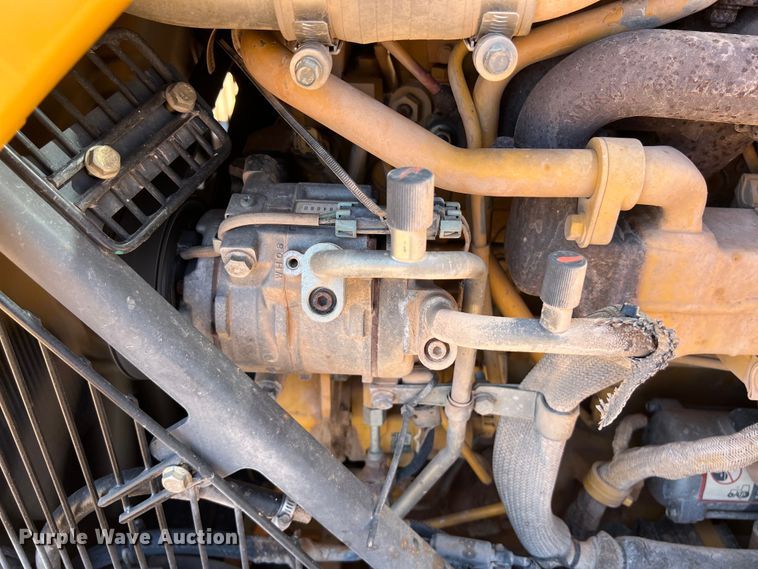 image for item DS3051 2014 John Deere  310SK backhoe