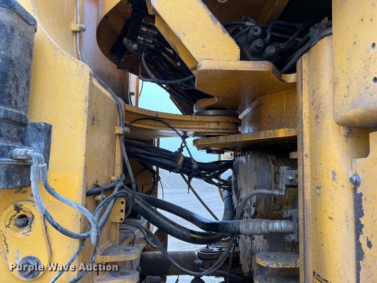 image for item DS3069 2004 Volvo  L330E wheel loader