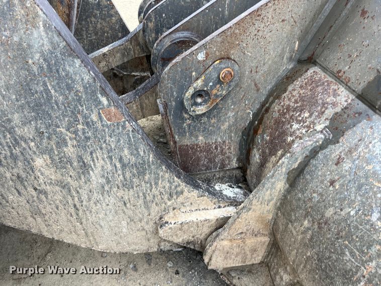 image for item DS3069 2004 Volvo  L330E wheel loader