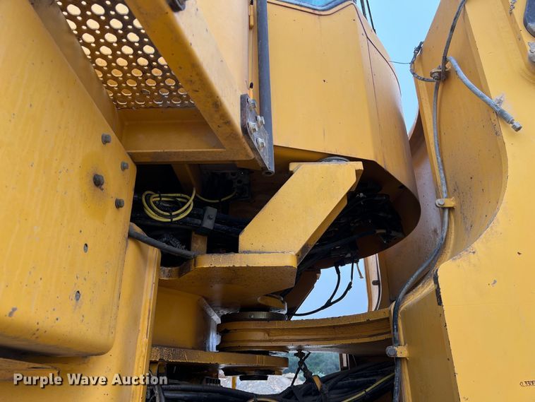 image for item DS3069 2004 Volvo  L330E wheel loader