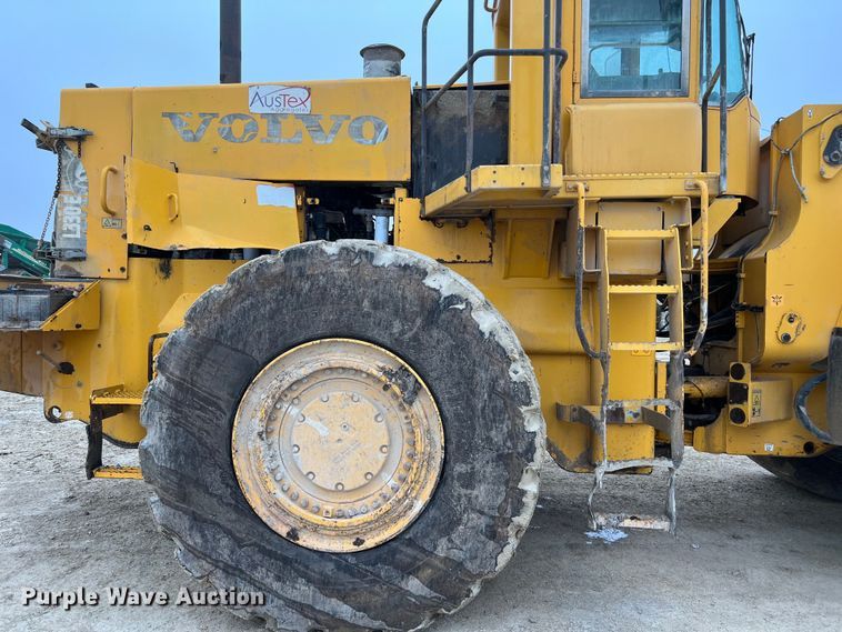 image for item DS3069 2004 Volvo  L330E wheel loader
