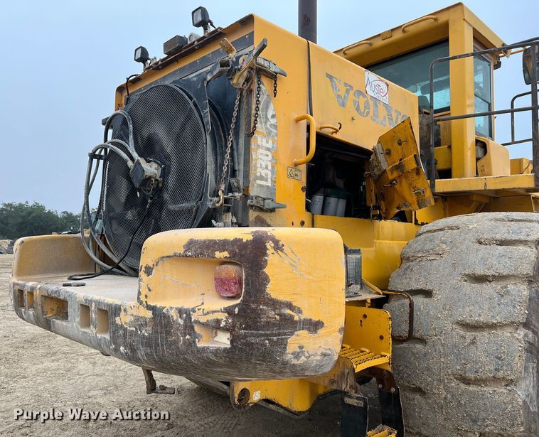 image for item DS3069 2004 Volvo  L330E wheel loader