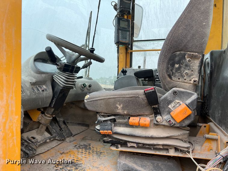 image for item DS3069 2004 Volvo  L330E wheel loader