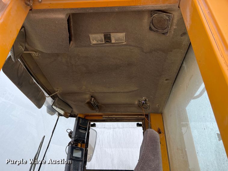 image for item DS3069 2004 Volvo  L330E wheel loader