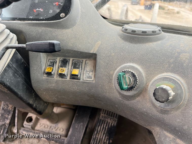 image for item DS3069 2004 Volvo  L330E wheel loader