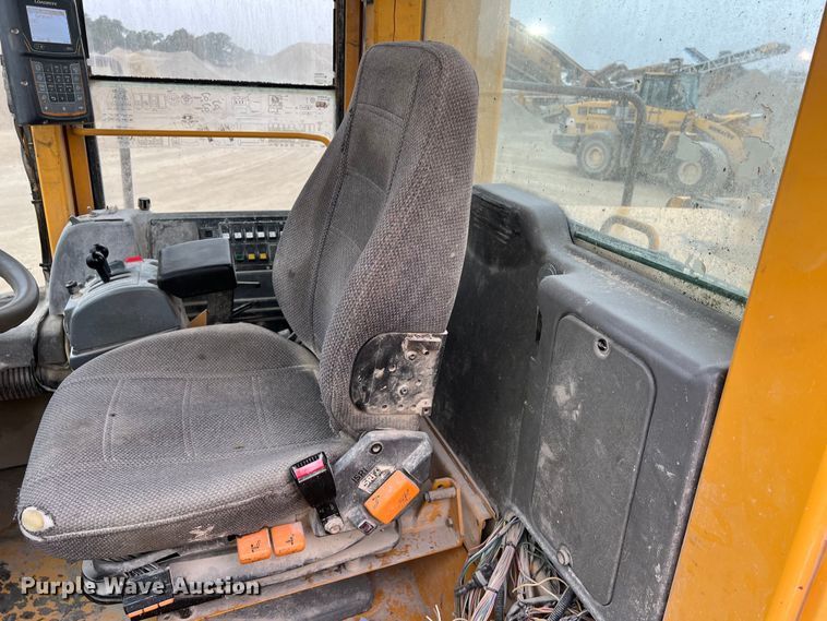 image for item DS3069 2004 Volvo  L330E wheel loader