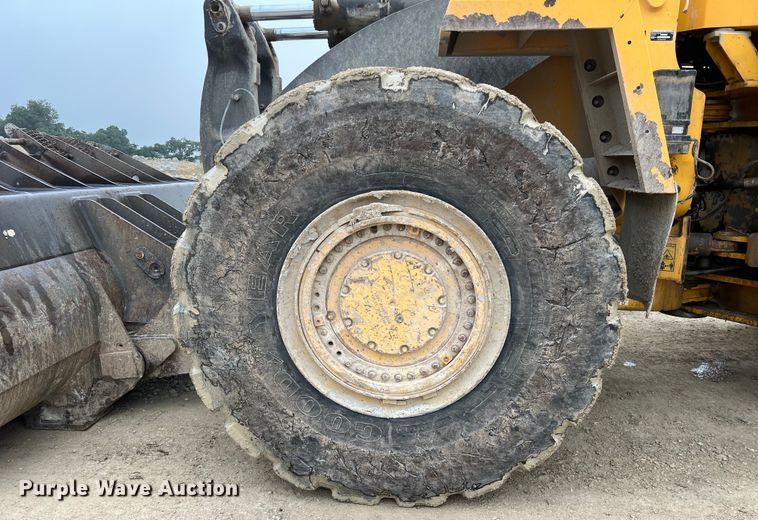 image for item DS3069 2004 Volvo  L330E wheel loader