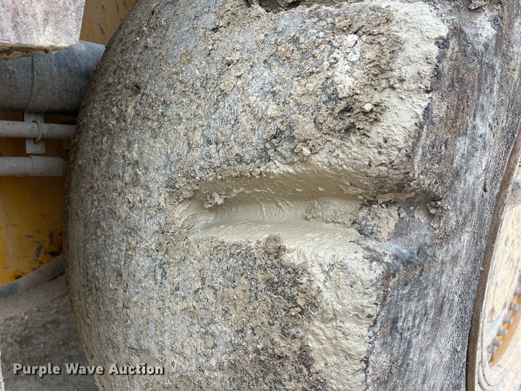 image for item DS3069 2004 Volvo  L330E wheel loader