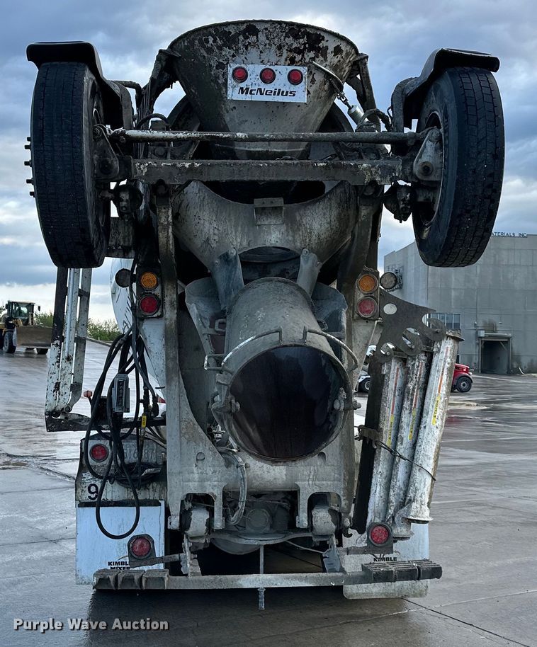 image for item DS4131 2015 Kenworth  W900 ready mix truck