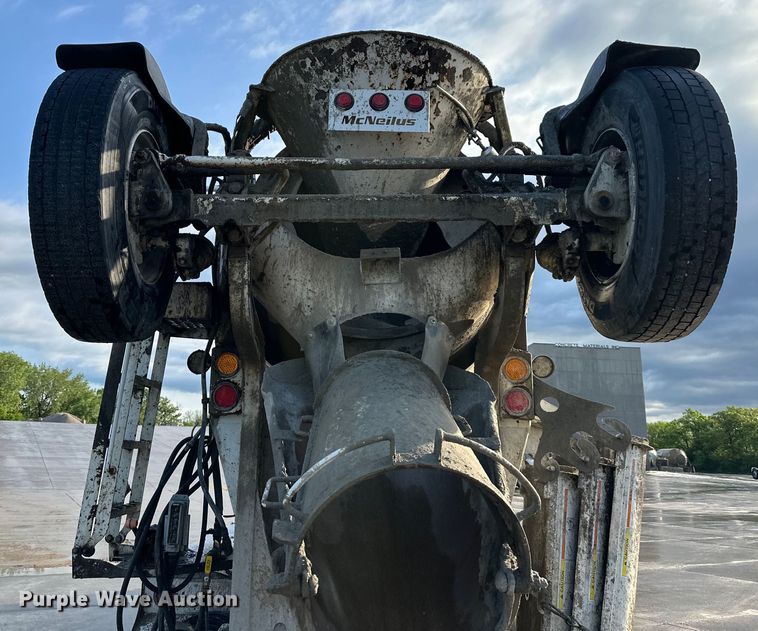 image for item DS4131 2015 Kenworth  W900 ready mix truck