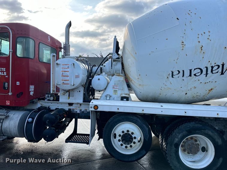 image for item DS4131 2015 Kenworth  W900 ready mix truck