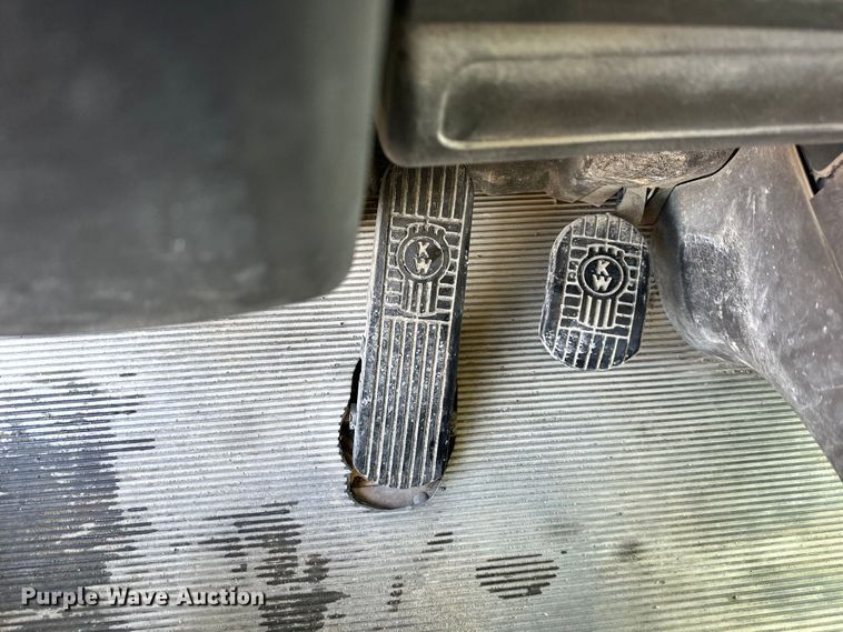 image for item DS4131 2015 Kenworth  W900 ready mix truck