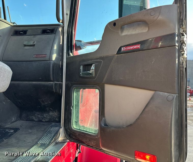 image for item DS4131 2015 Kenworth  W900 ready mix truck