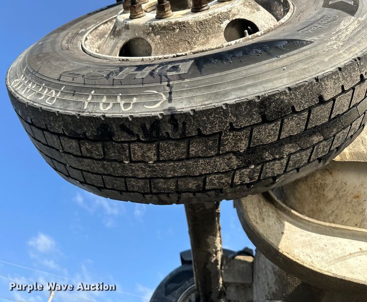 image for item DS4131 2015 Kenworth  W900 ready mix truck