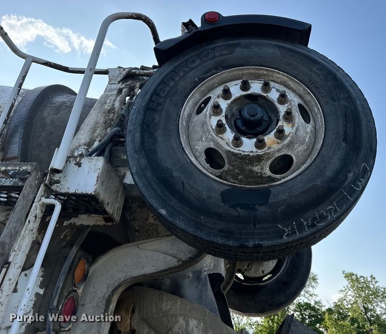 image for item DS4131 2015 Kenworth  W900 ready mix truck