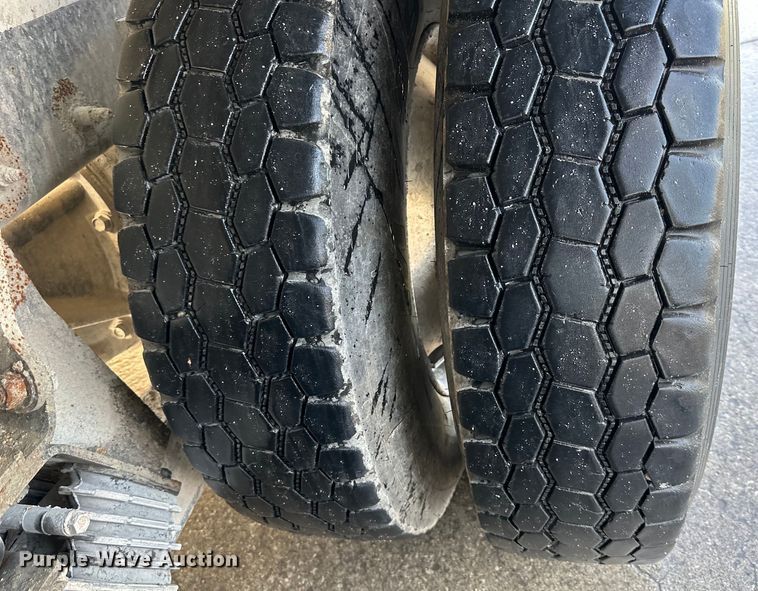 image for item DS4131 2015 Kenworth  W900 ready mix truck