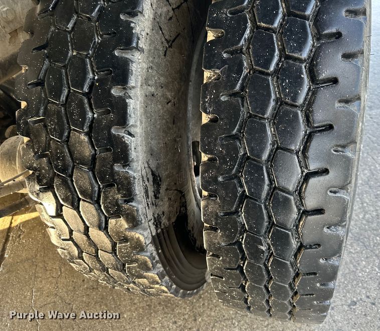 image for item DS4131 2015 Kenworth  W900 ready mix truck