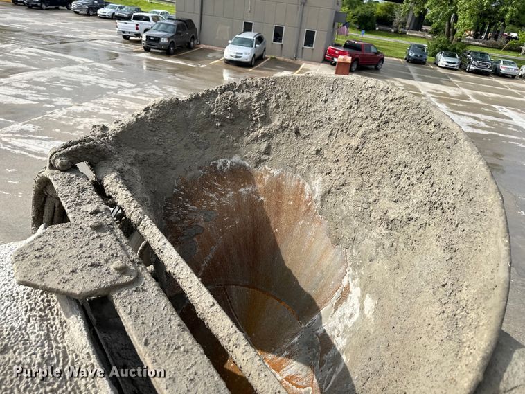 image for item DS4132 2016 Kenworth W900 ready mix truck