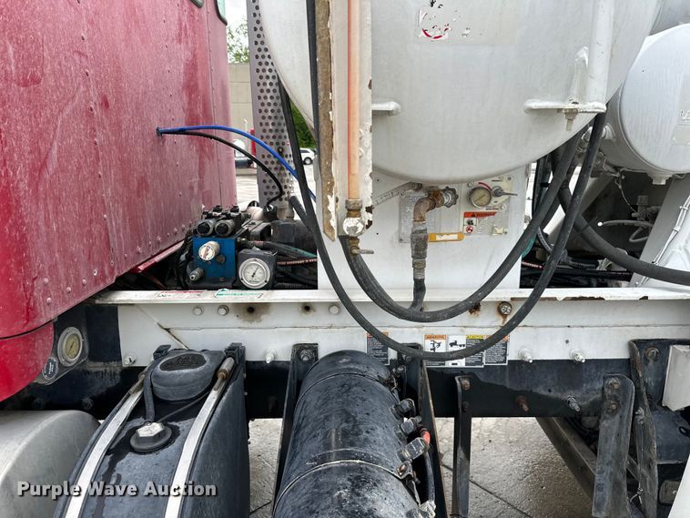 image for item DS4132 2016 Kenworth W900 ready mix truck