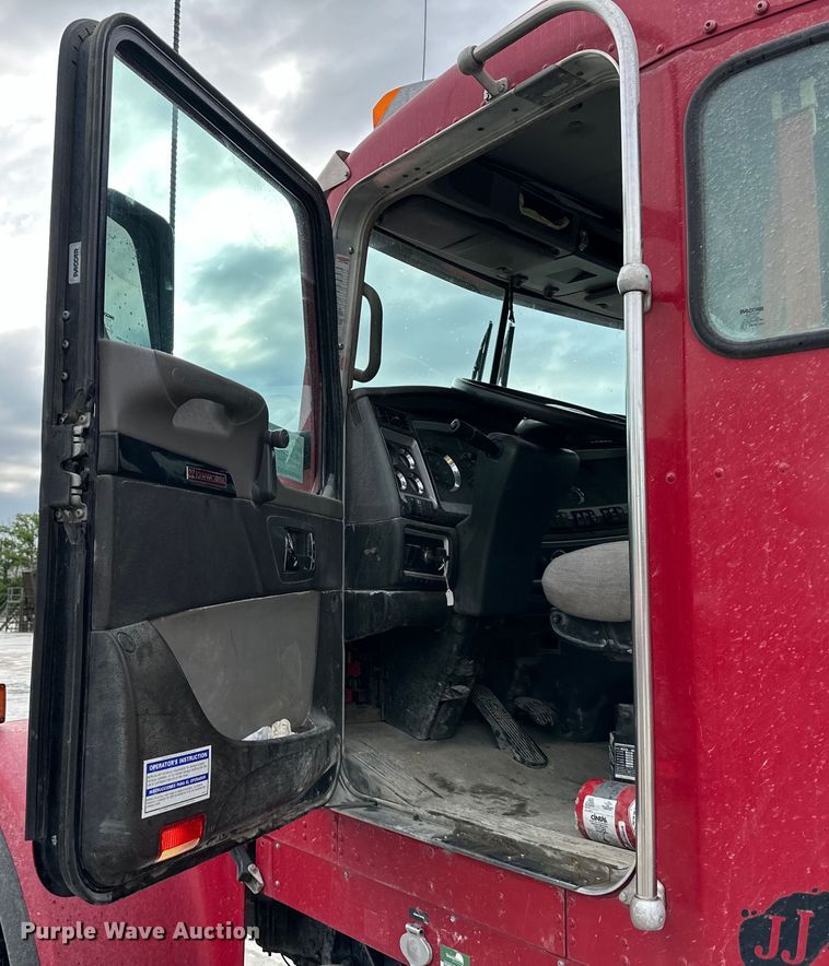 image for item DS4132 2016 Kenworth W900 ready mix truck