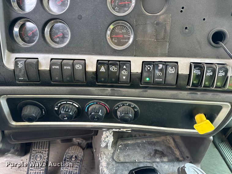 image for item DS4132 2016 Kenworth W900 ready mix truck